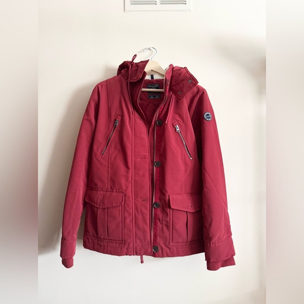 Abercrombie & fitch red faux fur collar hooded jacket (women’s medium)